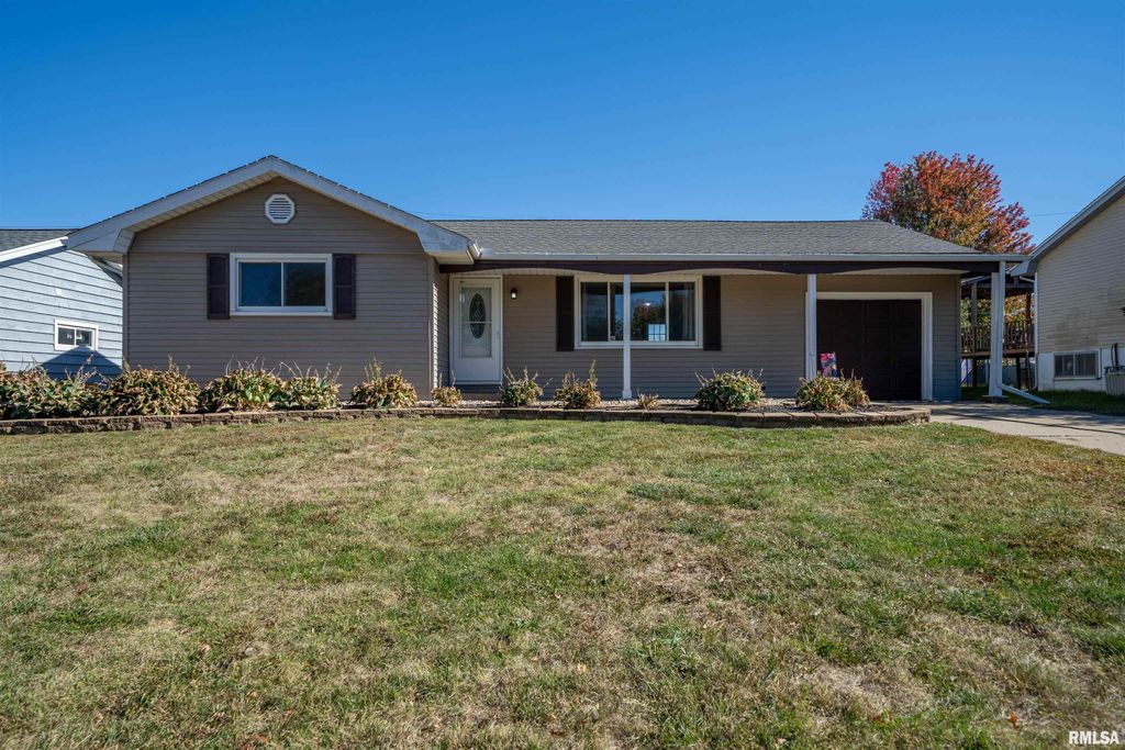 1020 S MESA Drive, Peoria, IL 61607