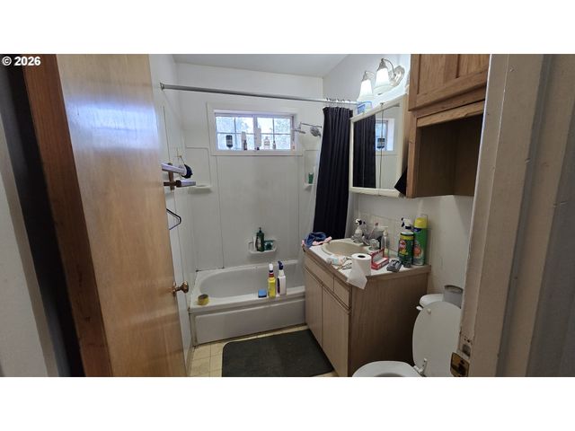 4688 Se HARRISON St, Milwaukie, OR 97222
