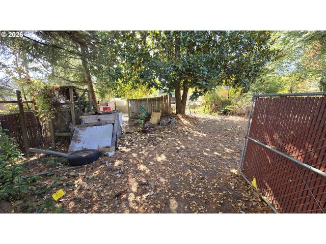 4688 Se HARRISON St, Milwaukie, OR 97222