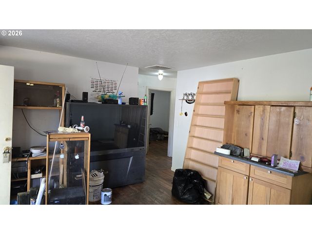 4688 Se HARRISON St, Milwaukie, OR 97222