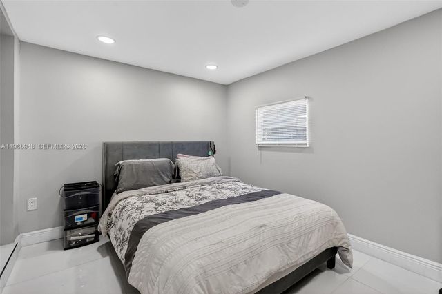 6791 Scott St, Hollywood, FL 33024