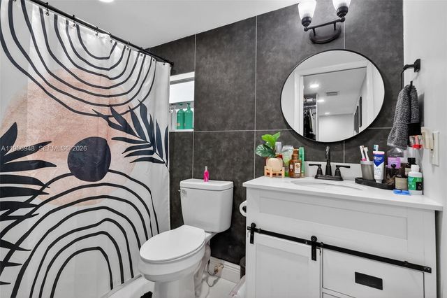 6791 Scott St, Hollywood, FL 33024