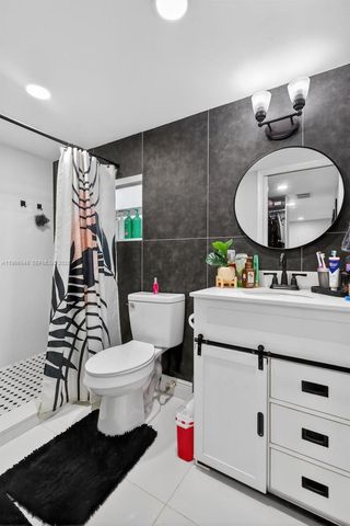 6791 Scott St, Hollywood, FL 33024