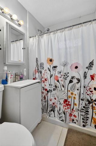 6791 Scott St, Hollywood, FL 33024