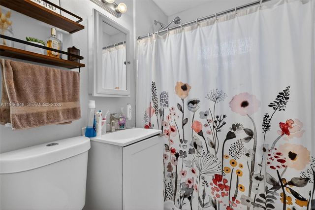 6791 Scott St, Hollywood, FL 33024