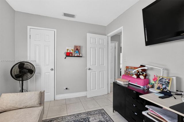 6791 Scott St, Hollywood, FL 33024