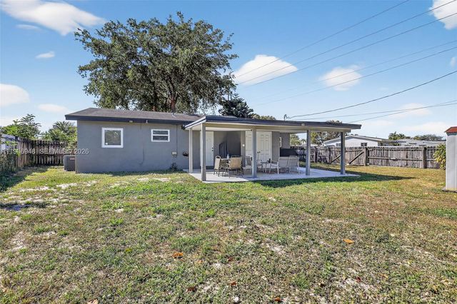 6791 Scott St, Hollywood, FL 33024