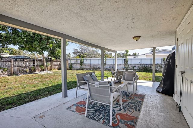 6791 Scott St, Hollywood, FL 33024