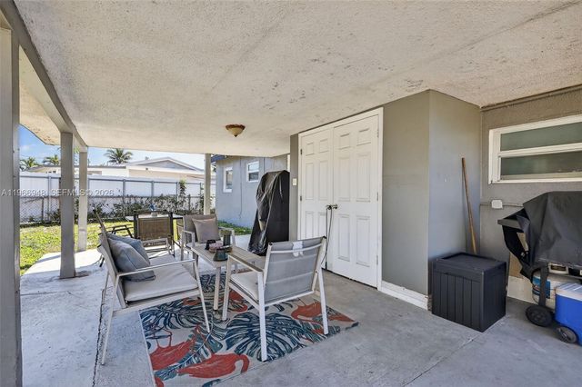 6791 Scott St, Hollywood, FL 33024