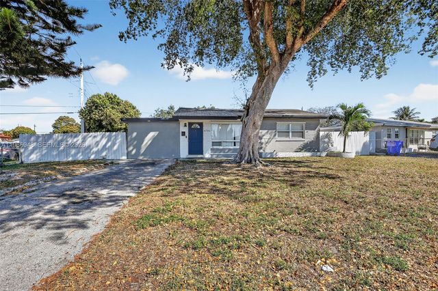 6791 Scott St, Hollywood, FL 33024