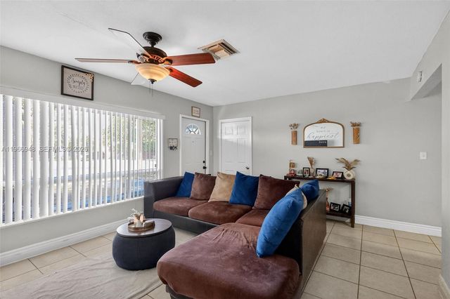 6791 Scott St, Hollywood, FL 33024