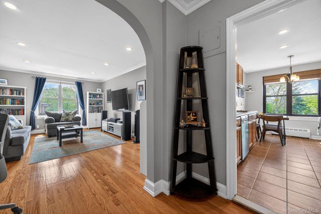 240 Alpine Place 4D, Tuckahoe, NY 10707