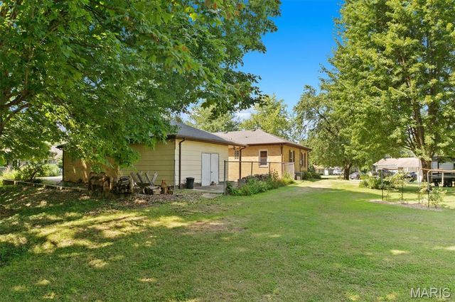 9 Lou Juan Drive, Glen Carbon, IL 62034