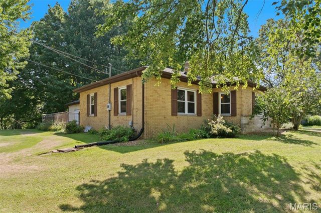 9 Lou Juan Drive, Glen Carbon, IL 62034
