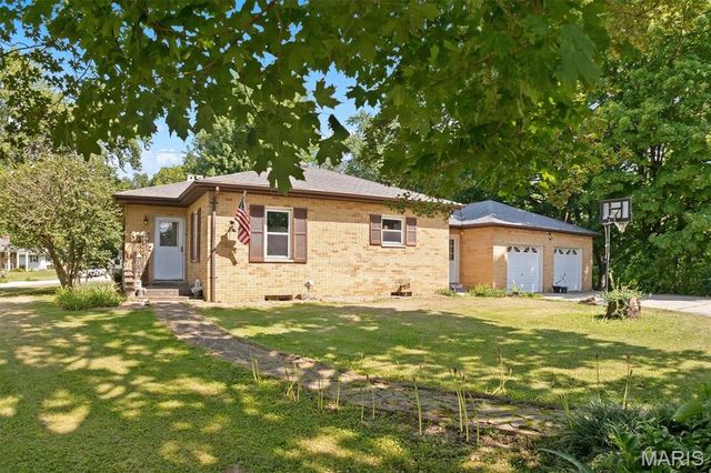 9 Lou Juan Drive, Glen Carbon, IL 62034