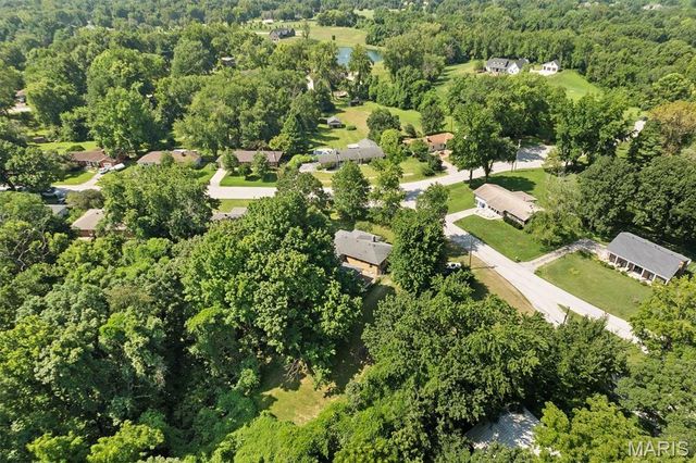 9 Lou Juan Drive, Glen Carbon, IL 62034