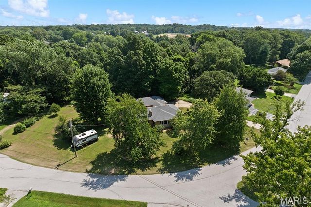9 Lou Juan Drive, Glen Carbon, IL 62034