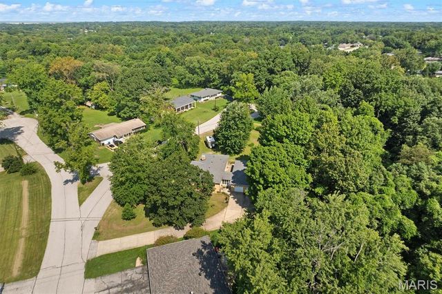9 Lou Juan Drive, Glen Carbon, IL 62034