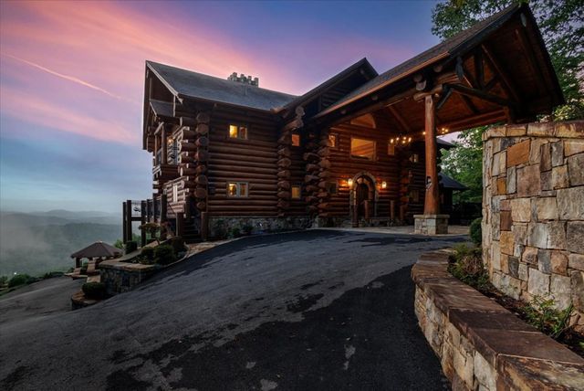 373 Rising Star Lane, Mineral Bluff, GA 30559