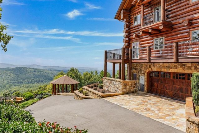 373 Rising Star Lane, Mineral Bluff, GA 30559