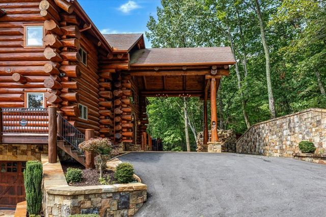 373 Rising Star Lane, Mineral Bluff, GA 30559