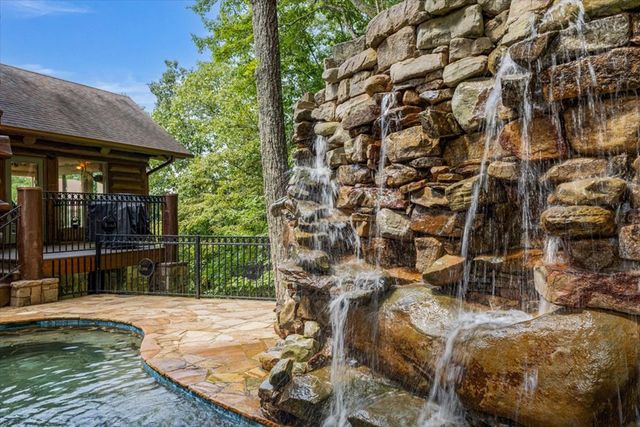 373 Rising Star Lane, Mineral Bluff, GA 30559