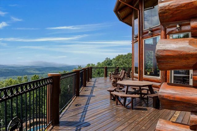 373 Rising Star Lane, Mineral Bluff, GA 30559