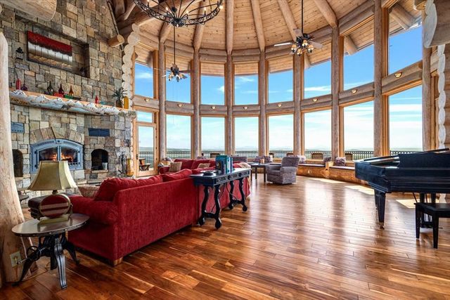 373 Rising Star Lane, Mineral Bluff, GA 30559