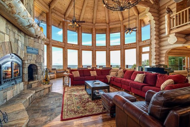 373 Rising Star Lane, Mineral Bluff, GA 30559