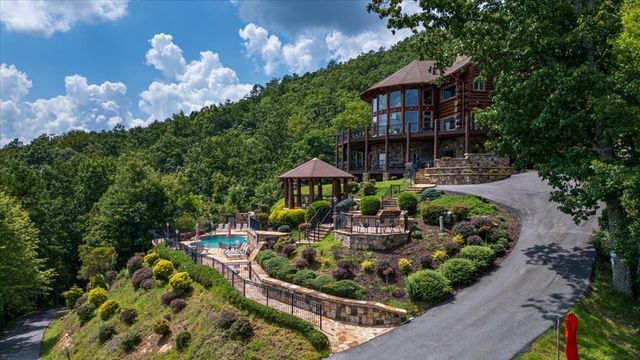 373 Rising Star Lane, Mineral Bluff, GA 30559