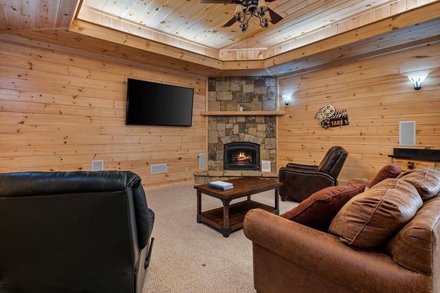 373 Rising Star Lane, Mineral Bluff, GA 30559
