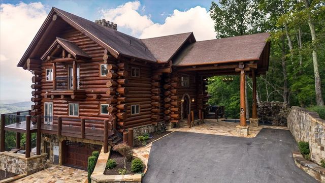 373 Rising Star Lane, Mineral Bluff, GA 30559