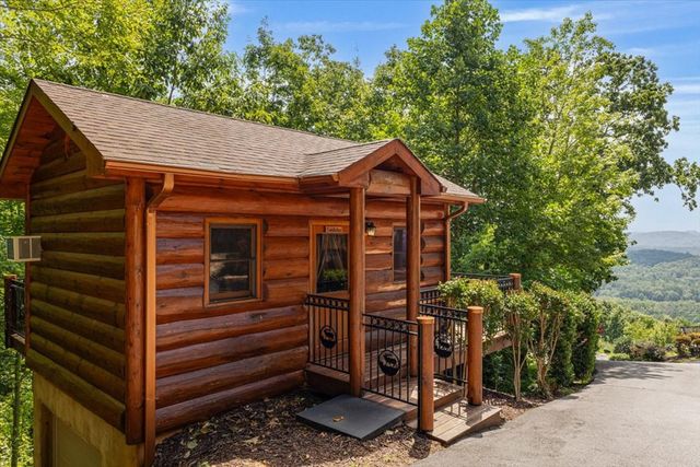 373 Rising Star Lane, Mineral Bluff, GA 30559