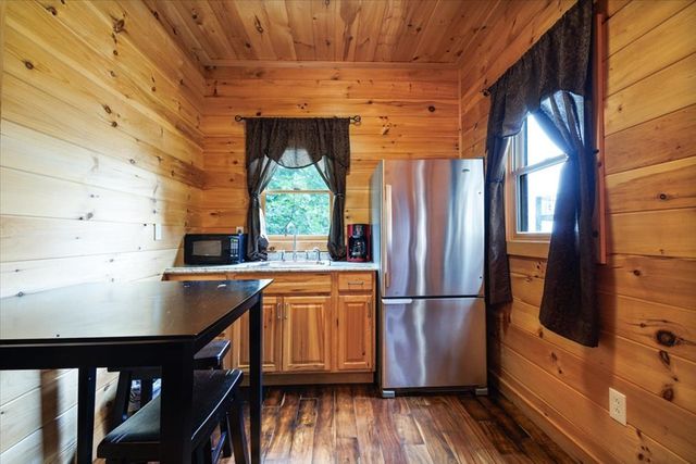 373 Rising Star Lane, Mineral Bluff, GA 30559