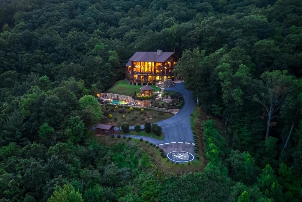 373 Rising Star Lane, Mineral Bluff, GA 30559