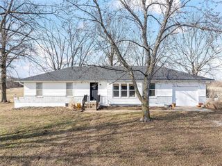 29002 E State Route B Highway, Archie, MO 64725