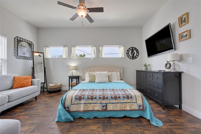 904 Willow ST, Austin, TX 78702