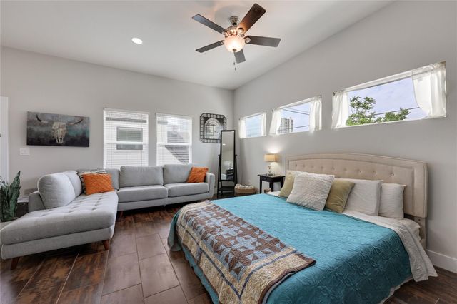 904 Willow ST, Austin, TX 78702