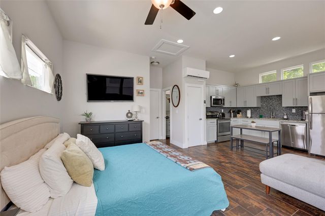 904 Willow ST, Austin, TX 78702