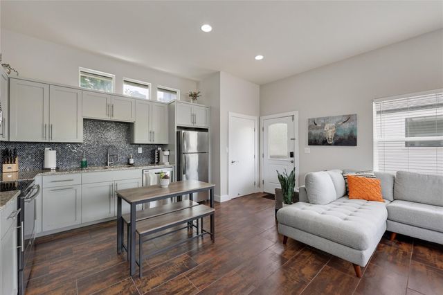 904 Willow ST, Austin, TX 78702