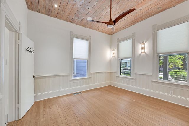 904 Willow ST, Austin, TX 78702