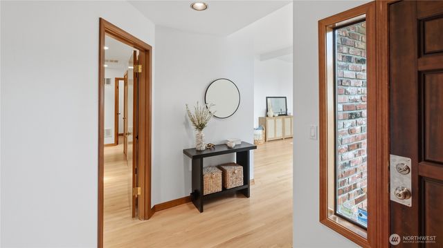 8520 Maple Lane, Edmonds, WA 98026