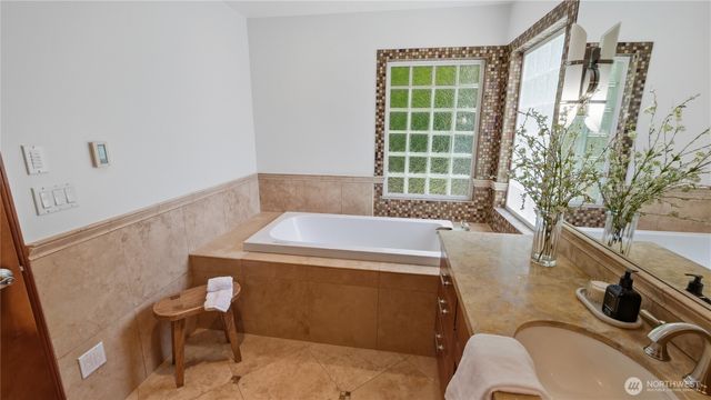 8520 Maple Lane, Edmonds, WA 98026