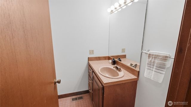 8520 Maple Lane, Edmonds, WA 98026