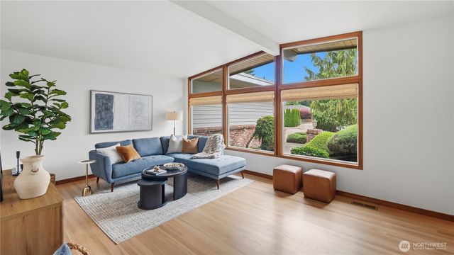 8520 Maple Lane, Edmonds, WA 98026