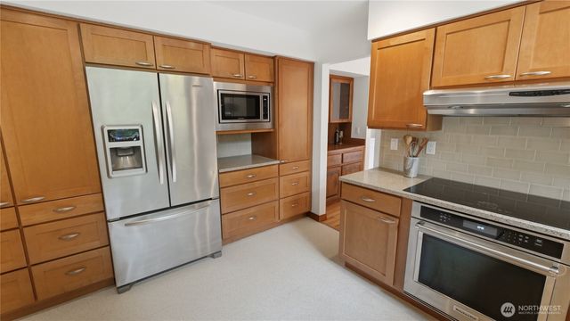 8520 Maple Lane, Edmonds, WA 98026