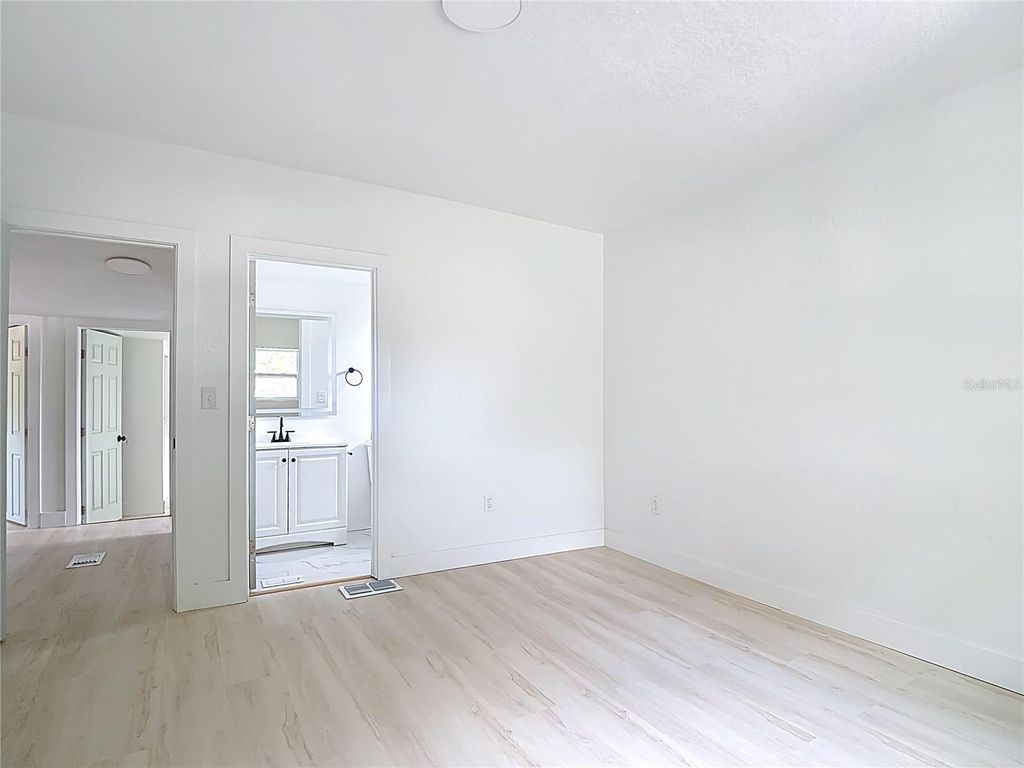 Image 15 of property listing at 9219 N 13TH STREET, Tampa, FL 33612