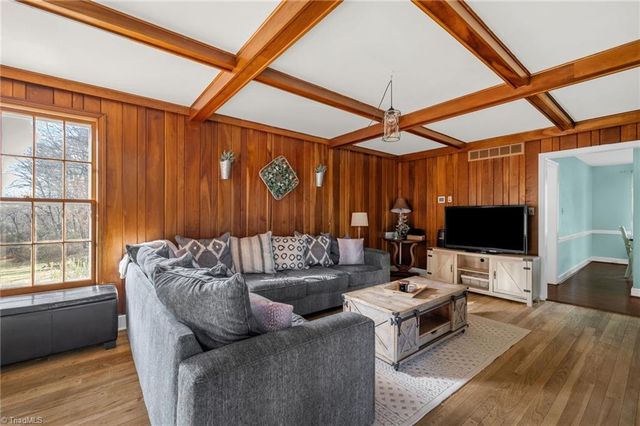 4 Chesterfield Court, Greensboro, NC 27410