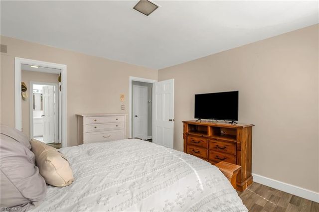 4 Chesterfield Court, Greensboro, NC 27410