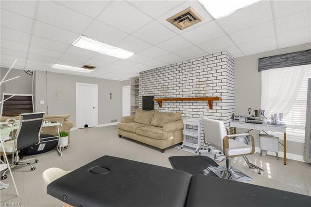 4 Chesterfield Court, Greensboro, NC 27410